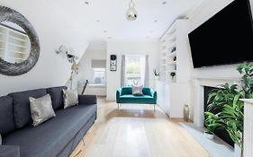 Beautiful 4 Bedroom House Near Paddington Station